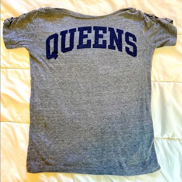 “Queens” Styled Tee Cut out Neck/ Tied Sleeves Med - Picture 1 of 7